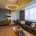 Floreasca 77 4 アパート